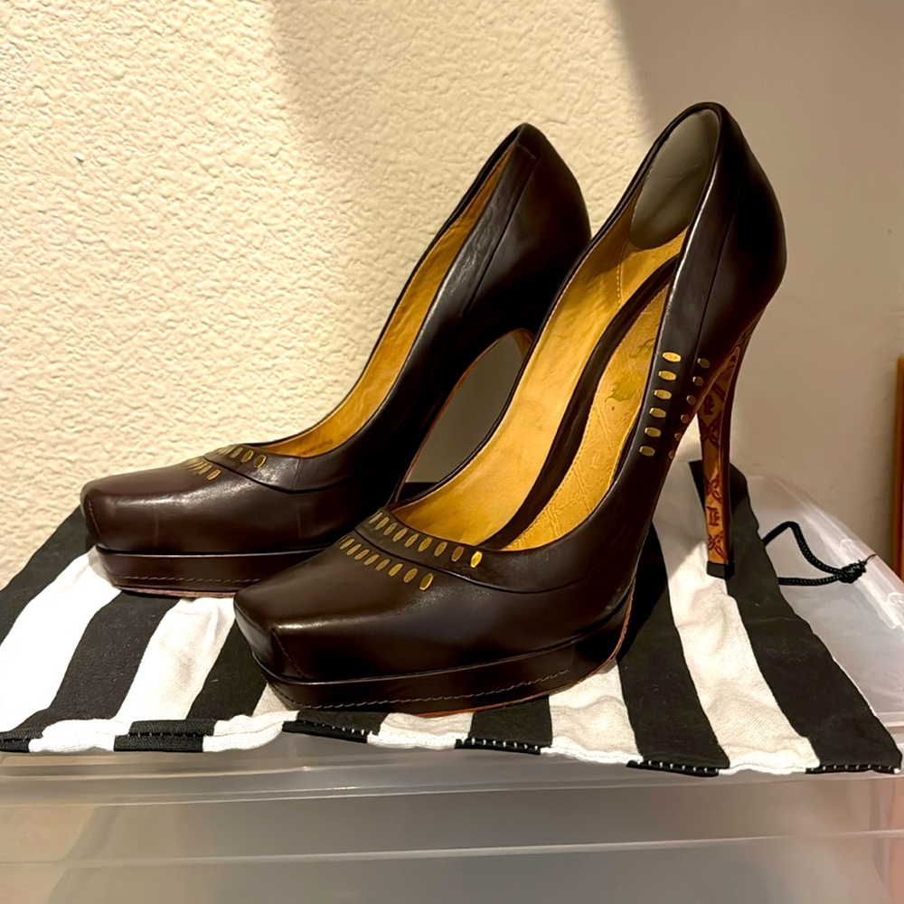 L.A.M.B Gwen Stefani Brown Platform Heels